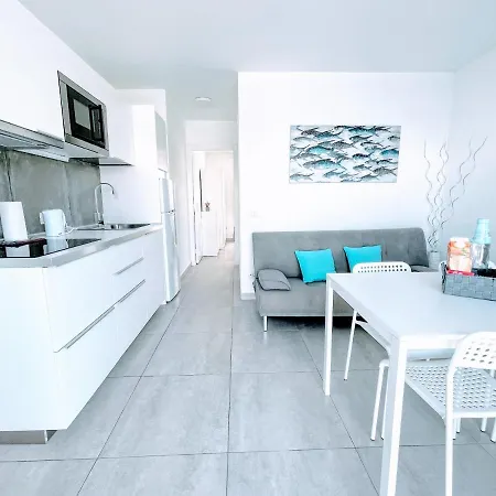 Blue Island Pool View & Wi-fi By Irent Fuerteventura *